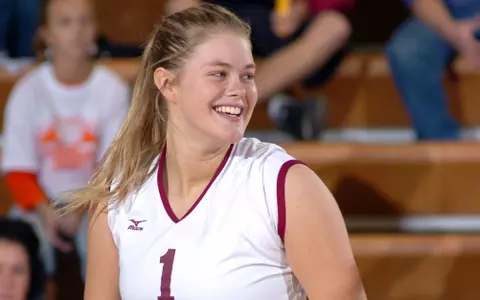 Chattanooga Hands Cougar Volleyball First Conference Loss