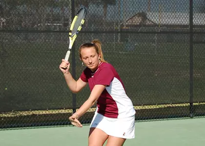 College of Charleston Women's Tennis Edges UNCG, 4-3