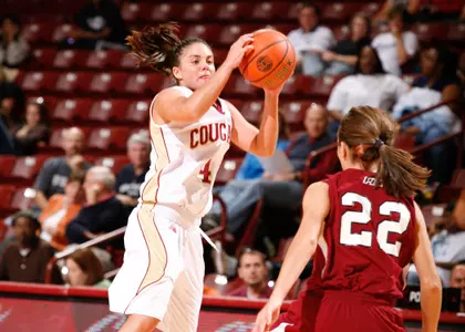 Cougars Outlast Paladins, 77-74