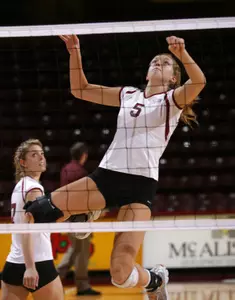 Cougars Drop Five-Set Match to Furman