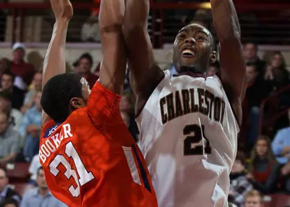 Simmons Surpasses 1,000 Career Points In Appalachian State Victory