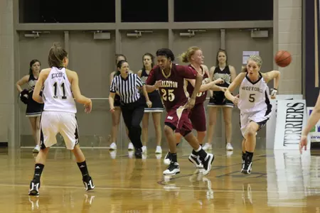 Smith Ties School Record in 76-67 Loss