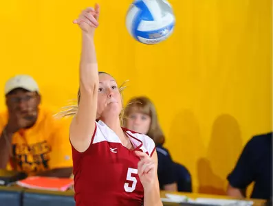 Cougar Volleyball Sweeps UNCG, Wins SoCon South Division Title