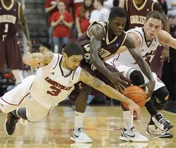 No. 4 Louisville Edges College of Charleston, 69-62