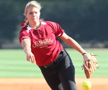 Softball Sweeps Season-Opening Doubleheader