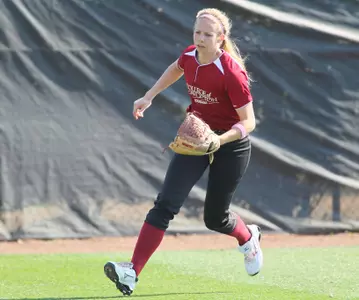 Softball Splits SoCon-Season-Opening Doubleheader with Elon