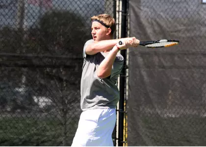 Men?s Tennis Takes SoCon Lead with 7-0 Sweep of Spartans