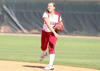 Softball Sweeps Charleston Southern