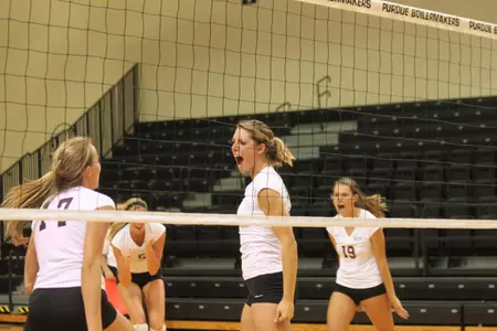 VCU Captures 3-1 Decision Over Cougar Volleyball