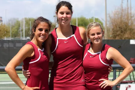 Women's Tennis Tops Chattanooga On Senior Day