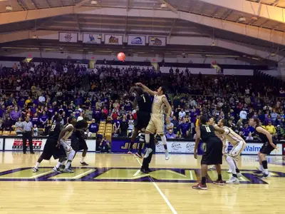 Cougars' Last-Second Attempt Falls Short at James Madison