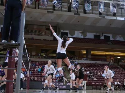 Volleyball Soars Past James Madison in Straight Sets
