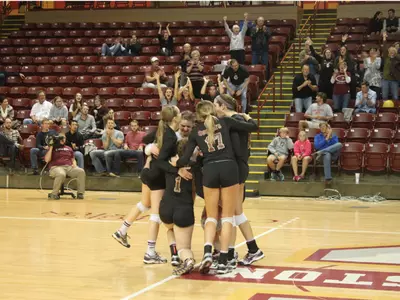 Volleyball Sweeps Wilmington on Senior Night