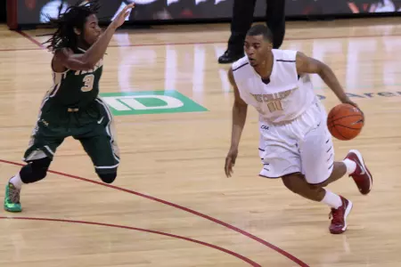 Cougars Fire On All Cylinders In 87-54 Rout Of William & Mary
