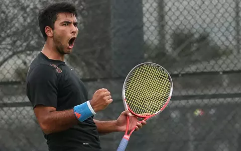No. 75 Men?s Tennis Sweeps James Madison in Conference Home Opener, 7-0