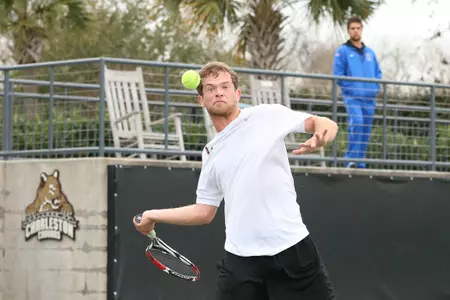 Men's Tennis Knocks Off DePaul For Third Straight Win