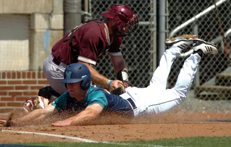 Cougars Pull Away Late To Defeat UNCW, 7-4