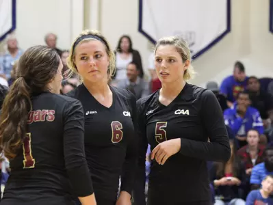 Volleyball Tops Buccaneers in Straight Sets