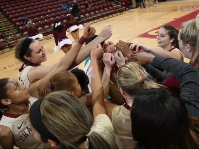 Women?s Hoops Downs Huskies in Comeback Thriller, 56-54