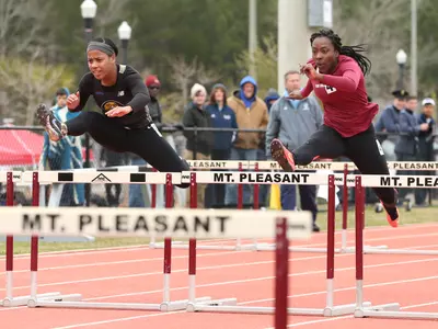 Track and Field Finishes Fourth at UNCW Invitational