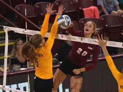CofC Volleyball Dumps Bryant, Falls to Minnesota in Nightcap