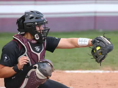 Cougar Softball Drops First Game of the Series Against Delaware
