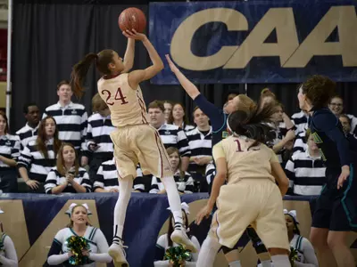 Bolden Goes Bonkers as Cougars Bounce Seahawks 71-62 to Advance