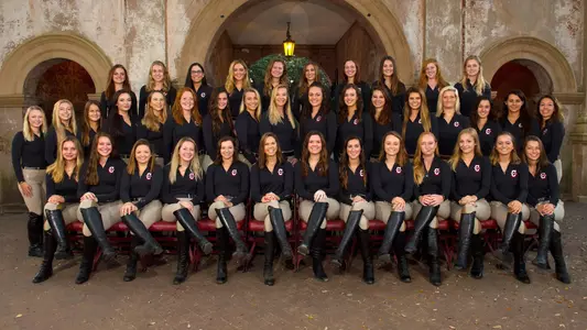 2017-18 College of Charleston Equestrian Team Photo