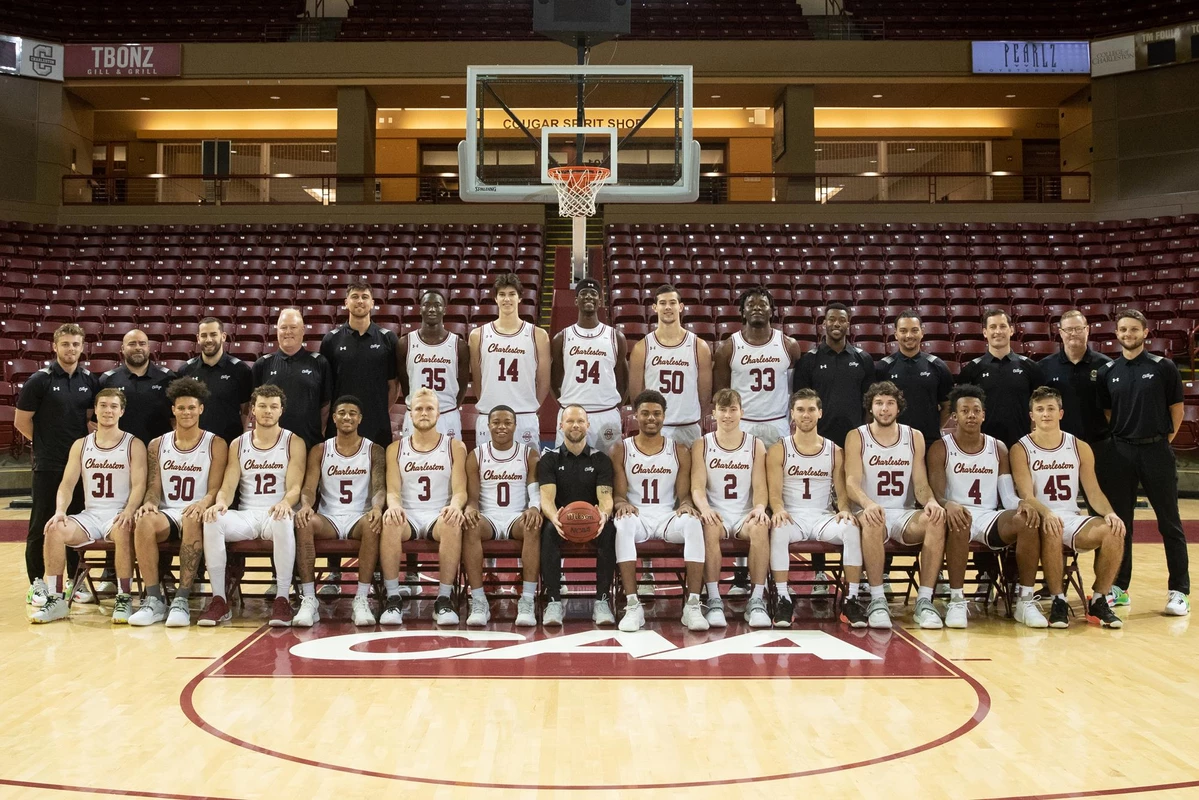 2021-22 Official Men's Basketball Team Photo