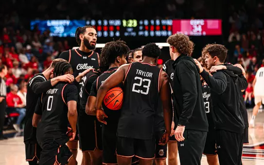 Men's Basketball Huddle
