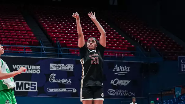 Anilys Rolon shoots a three at the Puerto Rico Clasico