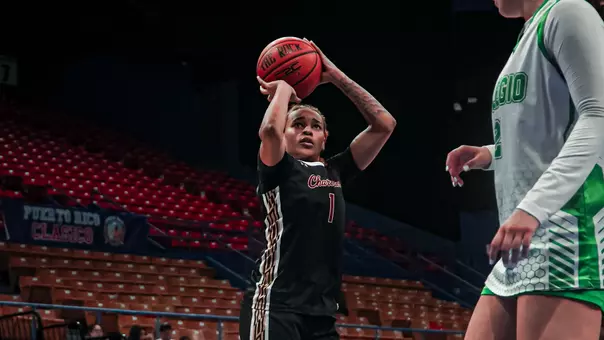 Leah Philpotts Shoots Ball at the Puerto Rico Clasico
