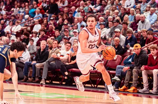 Jlynn Counter dribble the ball