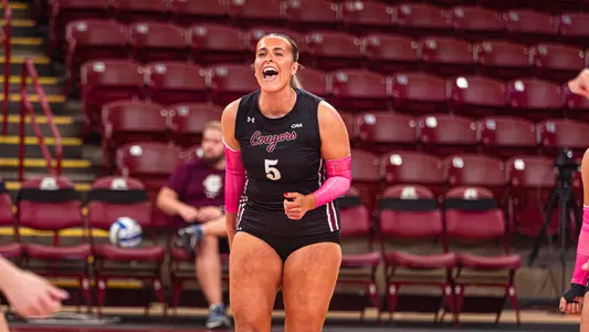 Lauren Dow celebrating a Charleston point.