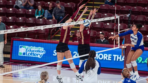 Lucy Haywood and Rosa Brencic combining on a block.