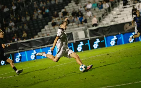 Stian Bendvold kicking the ball