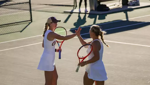 Saige Severance/Sia Cariov celebrate point