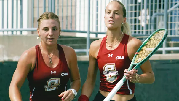 Sia Cariov/Francesca Salvato run towards court