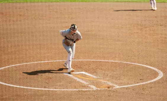 Ryley Kutter pitching
