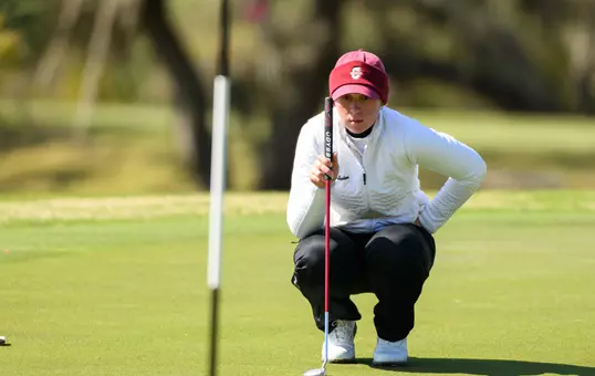 Carys Fennessy lines up her shot