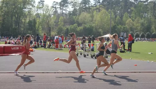 Katie O'Toole running the 1500m
