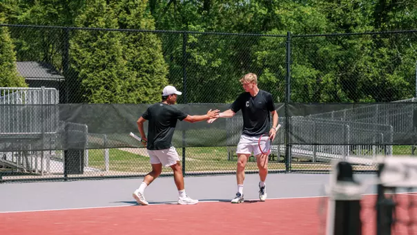 Eddie Vo/Jakub Solarski celebrate win