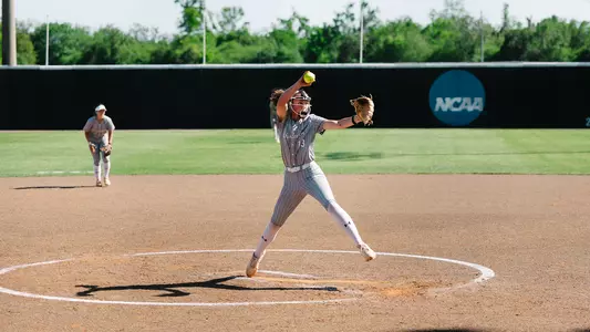 Ryley Kutter pitching