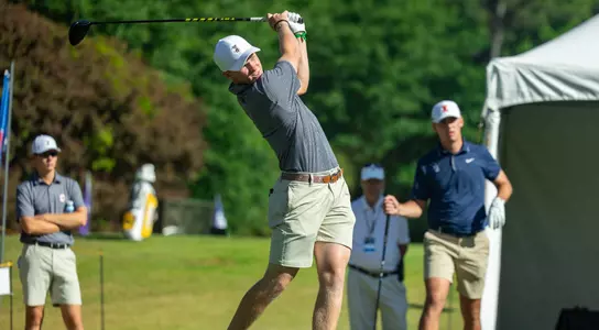 Jules Lauer swings the club