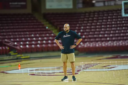 Darrick Gibbs coaches practice