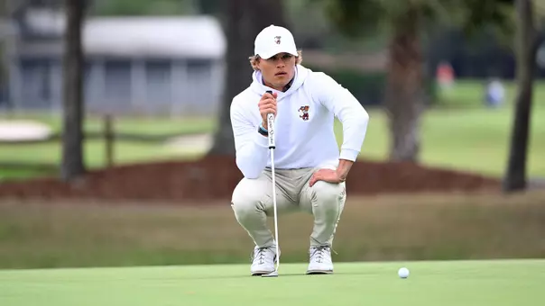 Johan Bredenkamp looking at a putt.