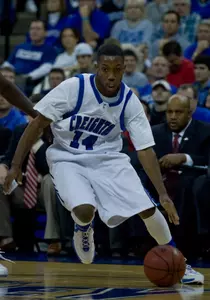 Men's Basketball Routs SIU, 72-53