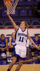 Women's Basketball Heads East for First MVC Road Trip