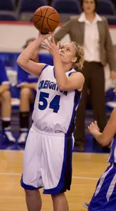 Women's Hoops Travels to Iowa State Sunday