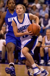 Braves Get by Bluejays, 52-51, in Women's Basketball